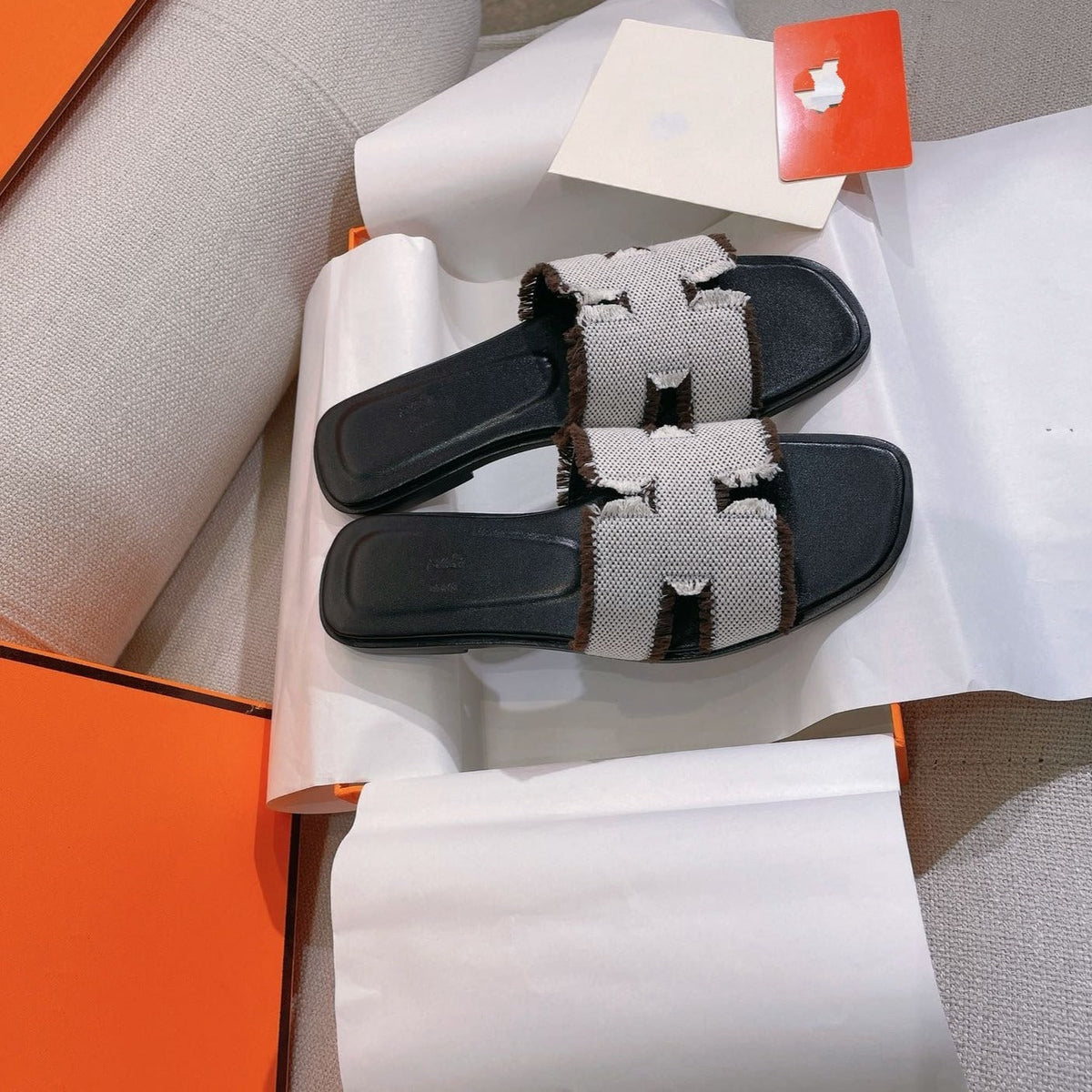 0RAN SANDAL BLACK CANVAS