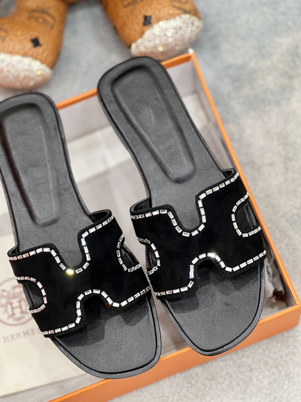 0ran sandal black suede goatskin