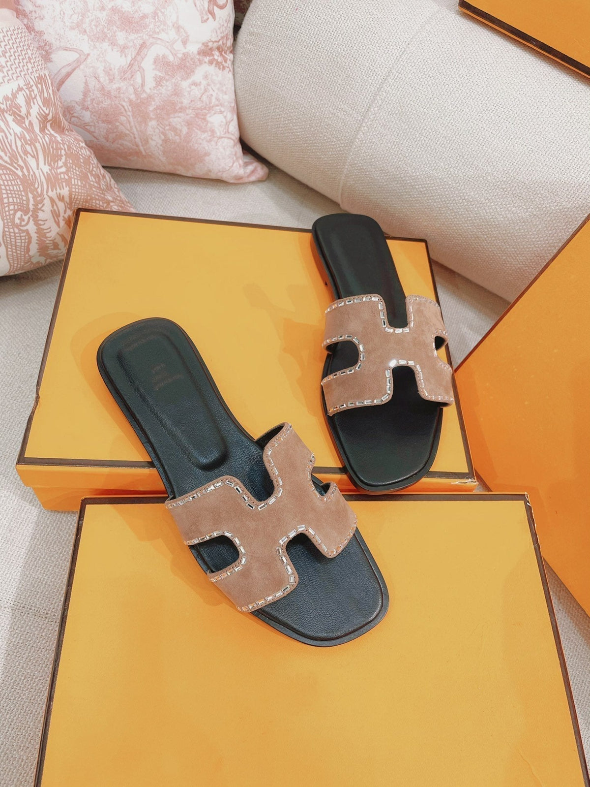 0ran Sandal Calfskin Rhinestone Brown