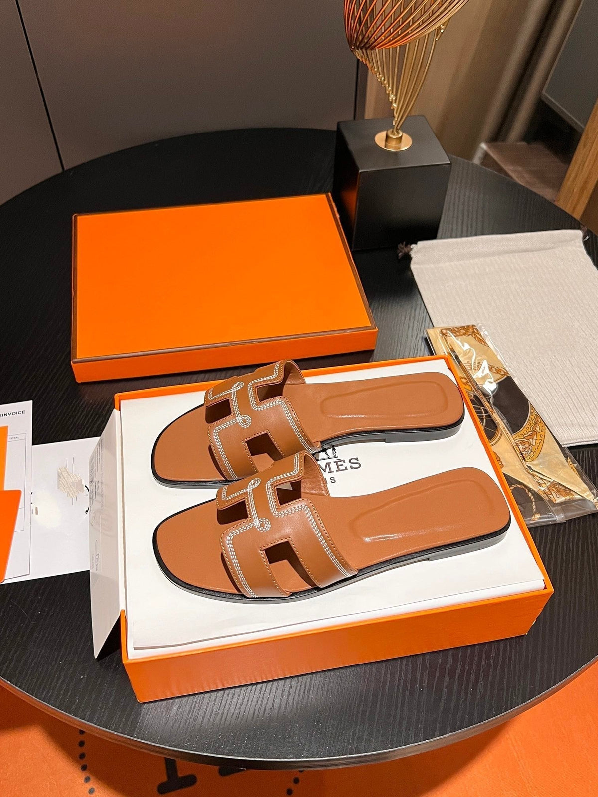 0RAN SANDAL Calfskin Sandstone