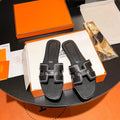 0RAN SANDAL Calfskin Black